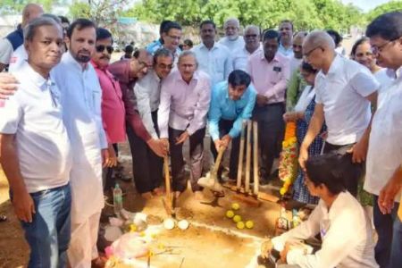 Alumni visit the school: An initiative to build cricket pitches for the students of Haribhai Devkaran School